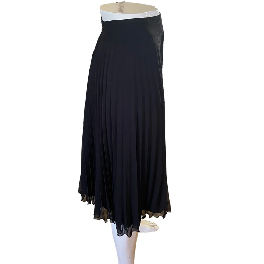White House Black Market Skirt